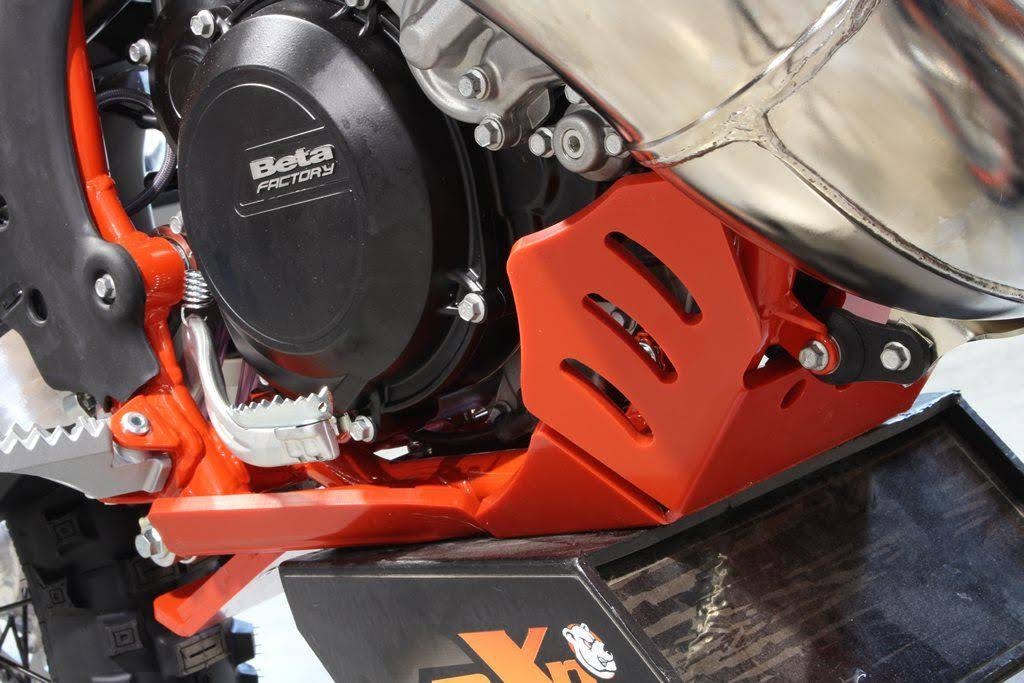 Piastra paramotore Xtrem AXP RACING 8mm con protezione leverismi BETA RR 300 2018-2019