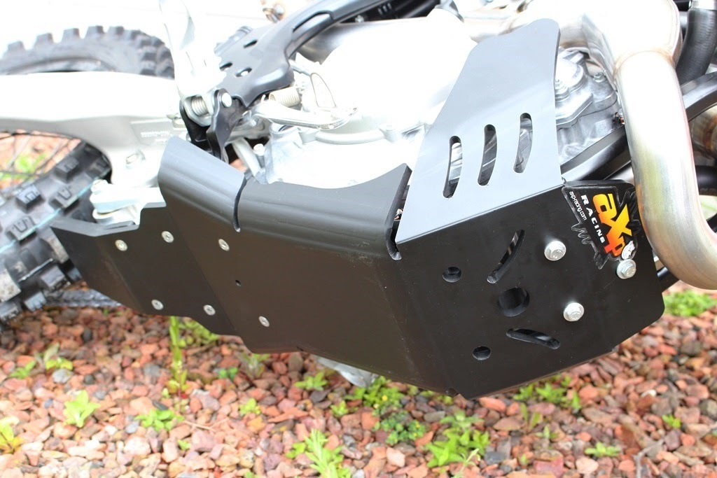 Piastra paramotore Xtrem AXP RACING 8mm con protezione leverismi HUSQVARNA 450 FC 2016-2018