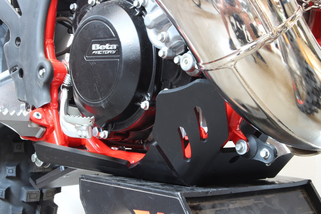 Piastra paramotore Xtrem AXP RACING 8mm con protezione leverismi BETA RR 250 2018-2019
